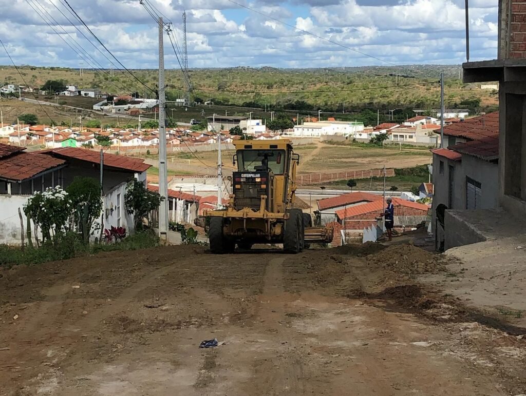 Prefeita Cacilda Andrade Acompanha Obras De Terraplanagem Na Sede Do